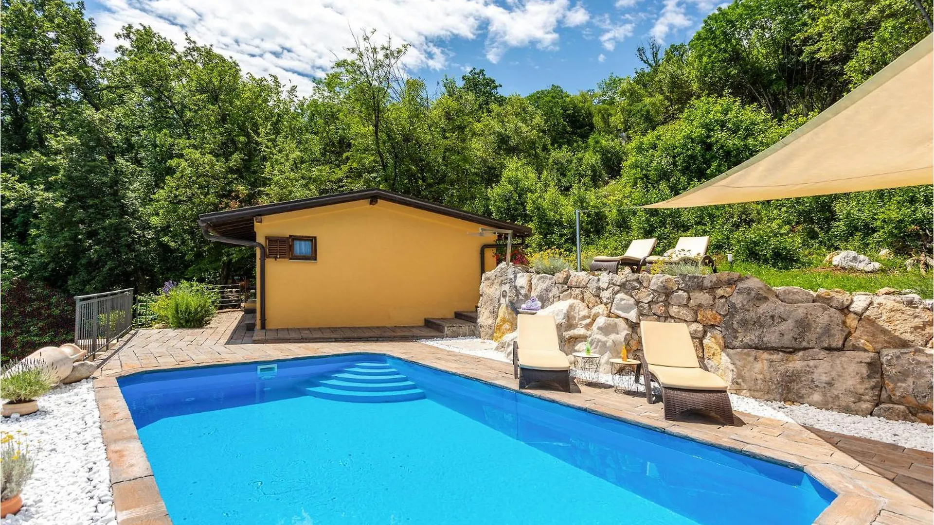 別荘 Cozy Home In Lovran With Outdoor Swimming Pool